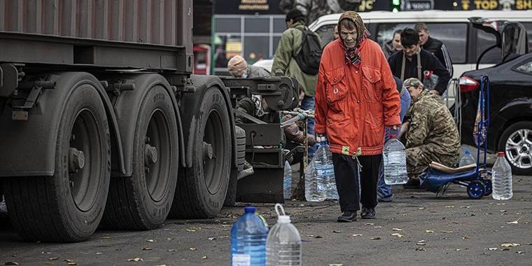 Ukrayna'nın Mıkolayiv kentinde aylardır içme suyu sıkıntısı yaşanıyor