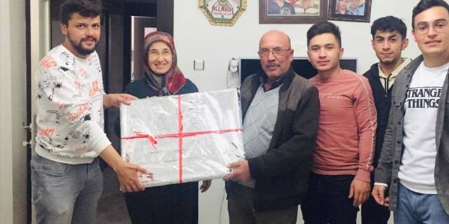 Karaman'da üniversite öğrencilerinden şehit ailelerine ziyaret