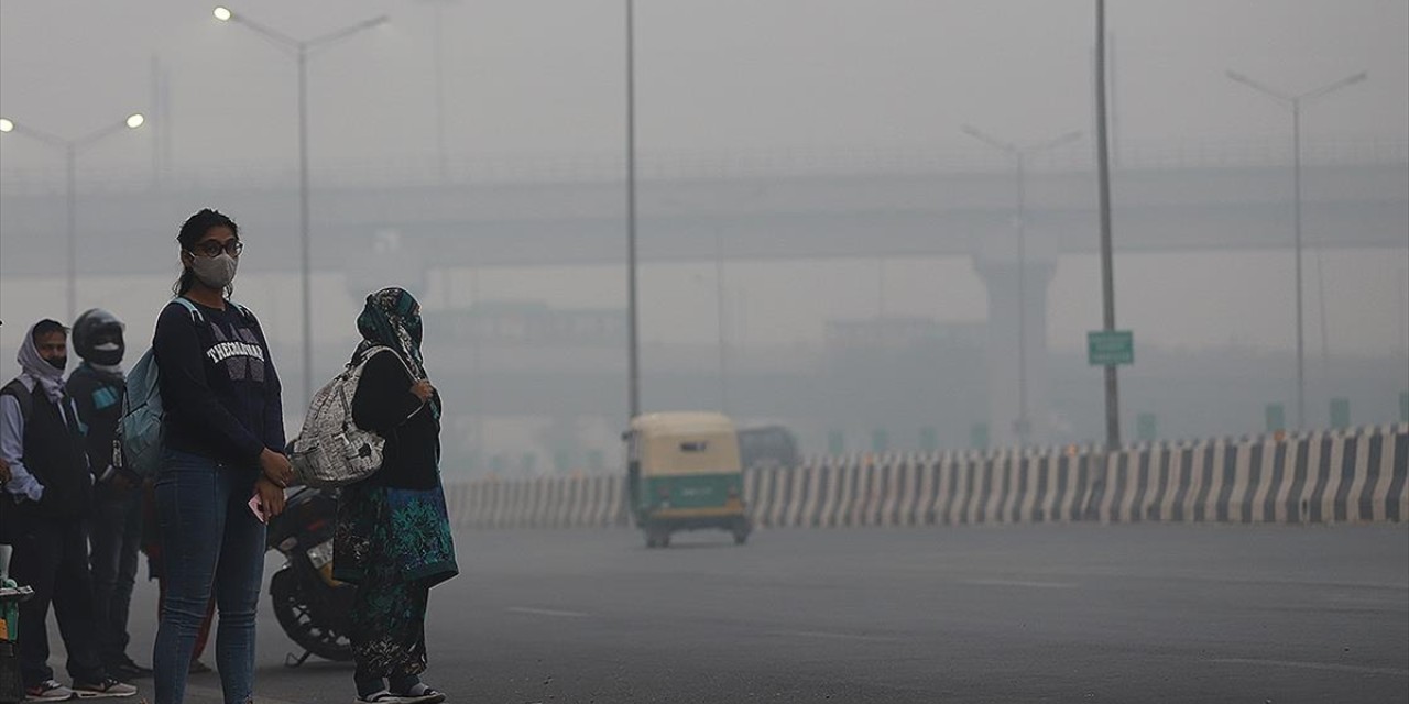 Hindistan'ın başkenti Yeni Delhi'de hava kirliliğine karşı önlemler alındı