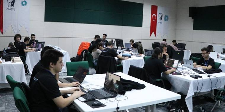 Niğde'de 'TC Kimlik Kartı ve Yüz Tanıma ile Mobilde Ödeme Hackathonu' başladı