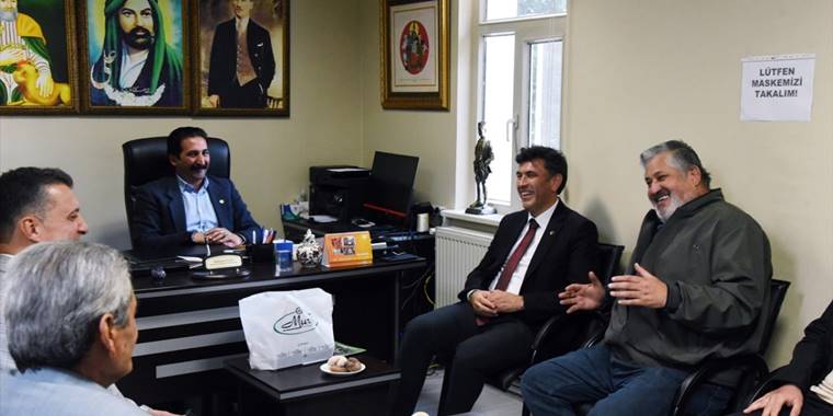 AK Parti İl Başkan Çalışkan'dan Hacı Bektaş Veli Kültür ve Yardımlaşma Derneği'ne ziyaret