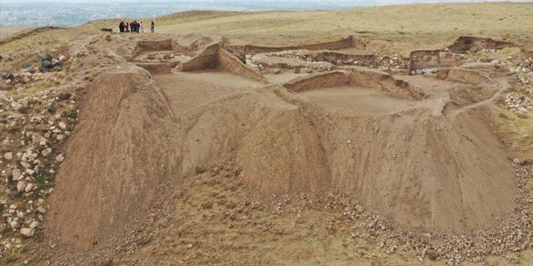 Van'daki ızgara planlı antik kentte kazı çalışmaları devam edecek