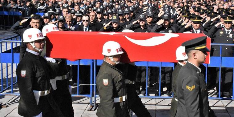 Şehit İstihkam Uzman Onbaşı Akçağlayan son yolculuğuna uğurlandı