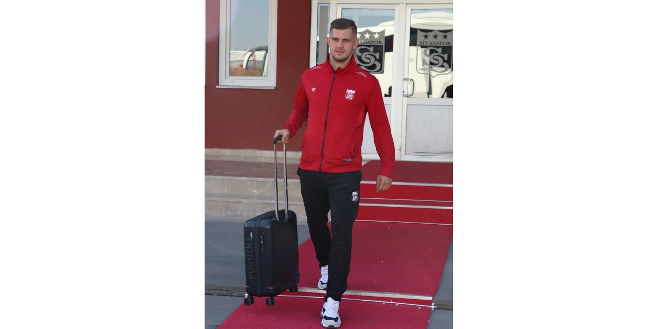 Sivasspor kafilesi İstanbul'a gitti