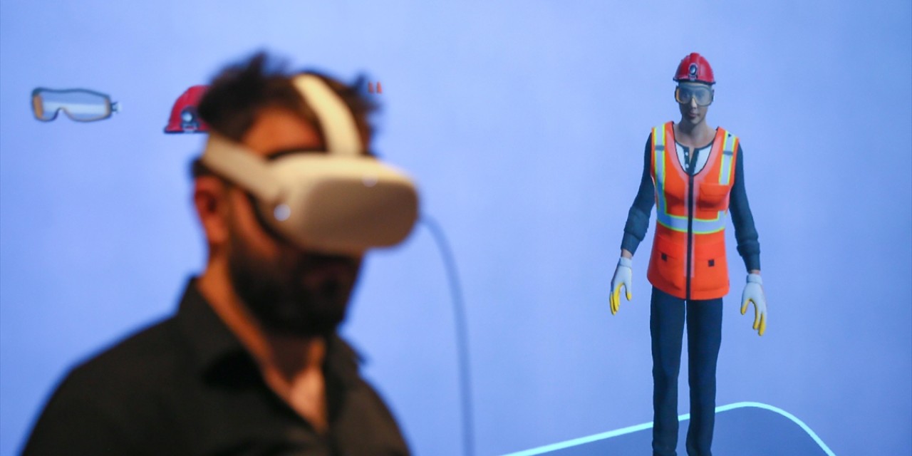 Madencilere "sanal gerçeklik gözlüğü"yle iş güvenliği eğitimi