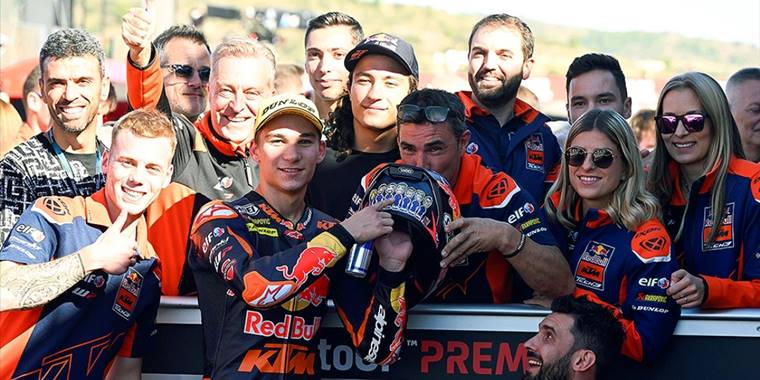 Deniz Öncü, sezonunun son yarışında 2. oldu