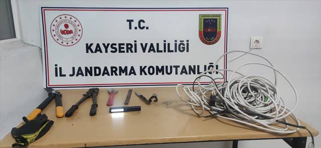 Kayseri'de hırsızlık iddiasıyla 3 zanlı gözaltına alındı
