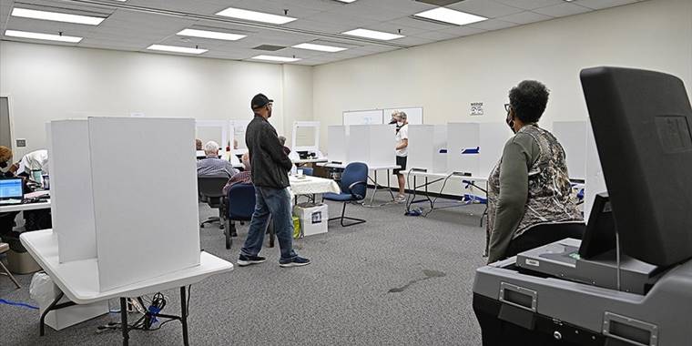 ABD'de yarınki ara seçimlerde yarışacak Kongre adaylarının yüzde 20'si asker kökenli