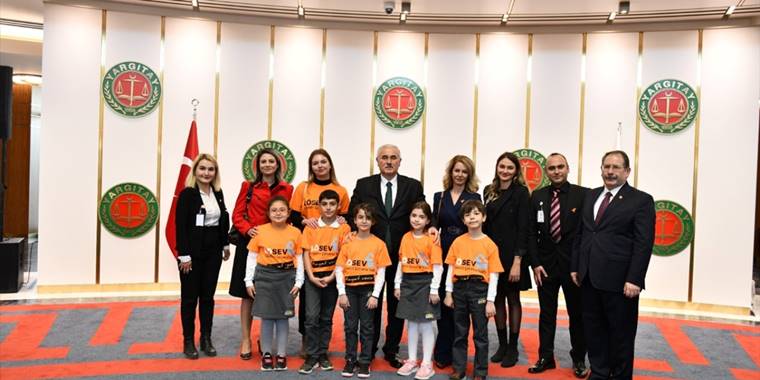 Yargıtay Başkanı Akarca, lösemi tedavisi biten çocuklarla bir araya geldi