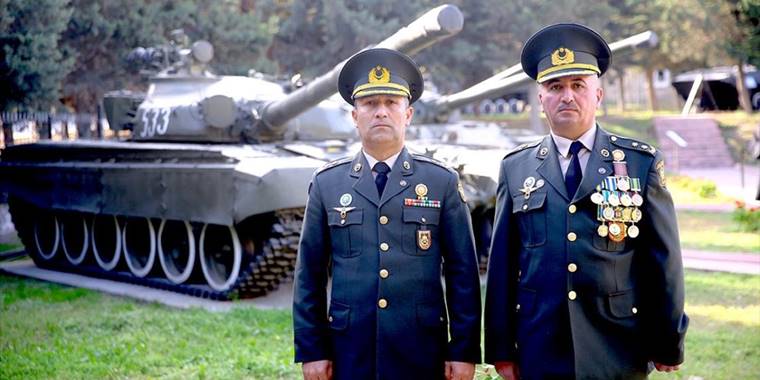 Azerbaycanlı subaylar 2 yıl önce topraklarını işgalden kurtarmanın gururunu yaşıyor