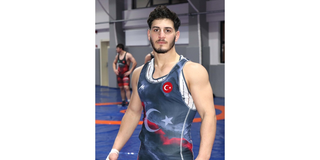 Ailesinden habersiz başladığı güreşte Balkan ve Türkiye şampiyonu oldu