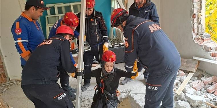 Kırşehir AFAD'dan arama ve kurtarma teknisyenlerine eğitim