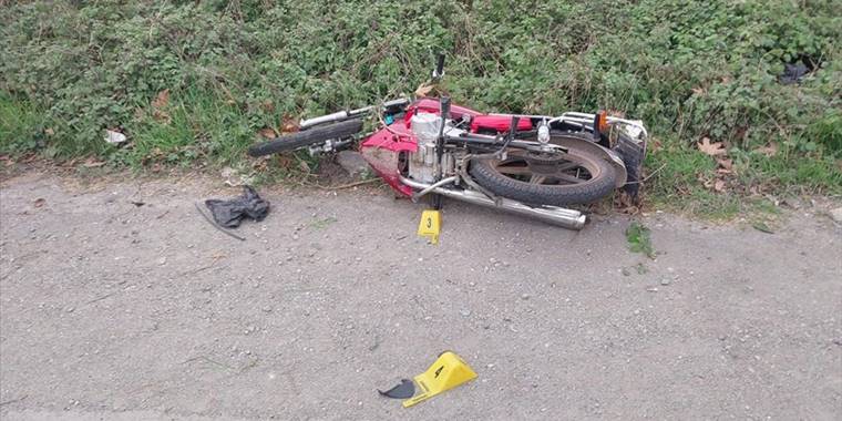 Samsun'da kamyonetin çarptığı motosikletteki 2 lise öğrencisi öldü
