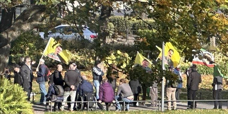 İsveç hükümetinin terörle arasına mesafe koyması PKK/YPG destekçilerini rahatsız etti