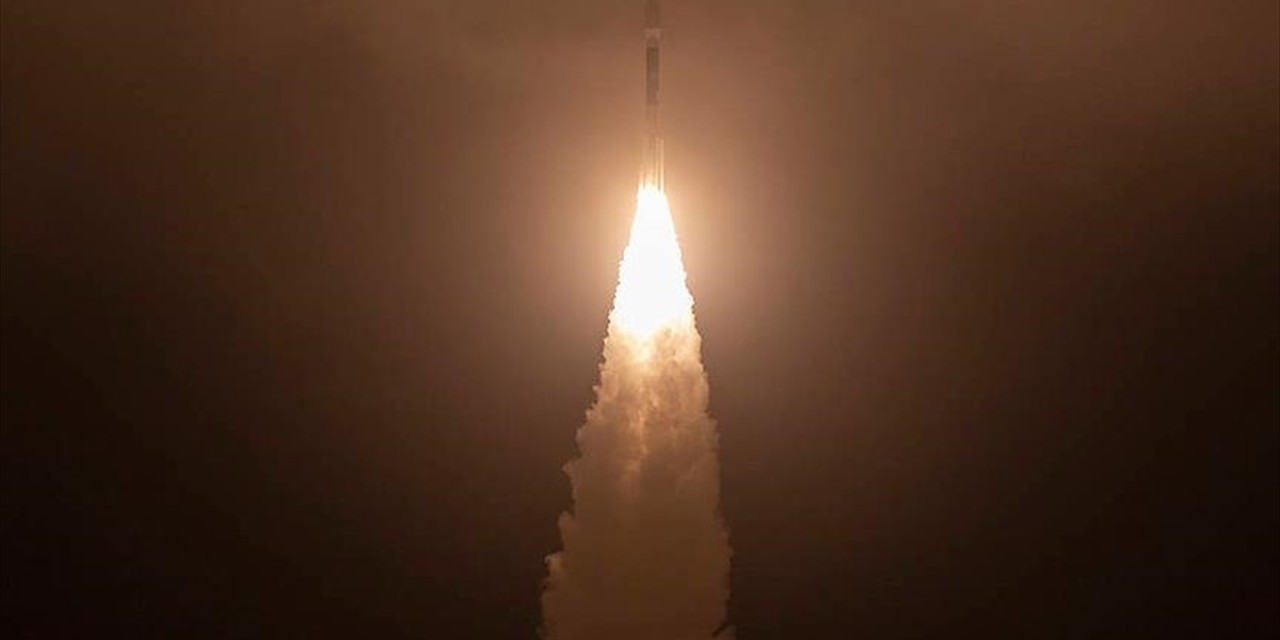 Uganda ilk uydusunu uzaya gönderdi