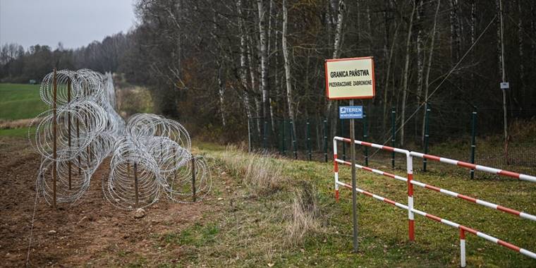 Polonya, Kaliningrad sınırındaki önlemleri Moskova'ya "açık mesaj" olarak nitelendiriyor