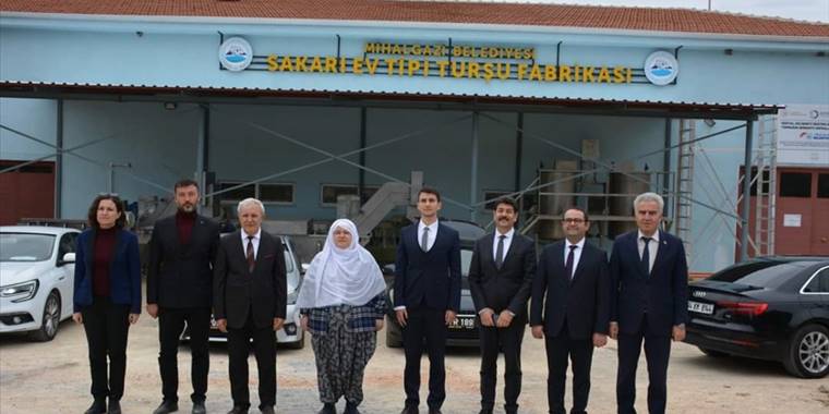 Mihalgazi Belediyesinin turşu fabrikası incelendi