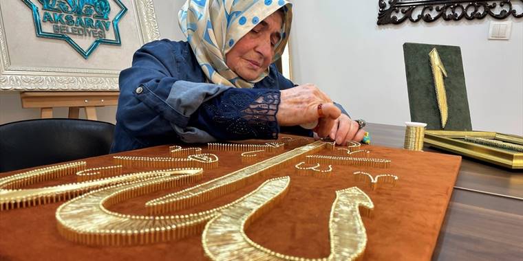 Aksaray'da 80 yaşındaki Zeynep teyze çalışma azmiyle çevresindekilere örnek oluyor