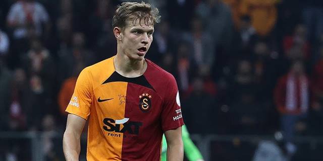 Galatasaraylı futbolcu Ross'un dizinde bağ hasarı ve gerilme tespit edildi