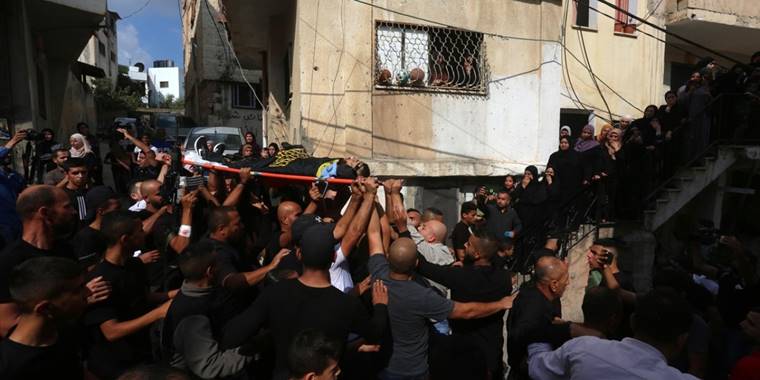 İsrail güçlerince Nablus'ta öldürülen Filistinlinin cenazesi toprağa verildi