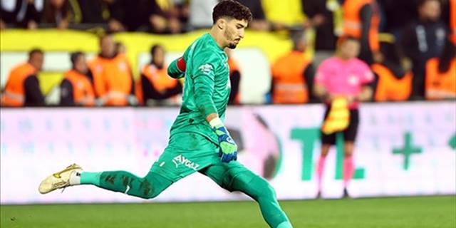 Fenerbahçe'nin kalecisi Altay: Lider olmak zordur, onu devam ettirmek daha zordur