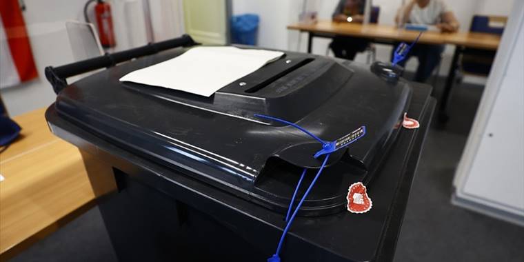 Almanya'nın başkenti Berlin'in bazı bölgelerinde genel seçimler tekrarlanacak