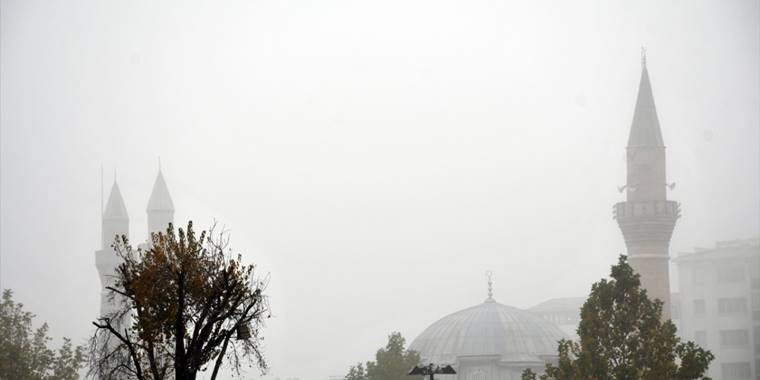 Sivas'ta sis etkili oldu