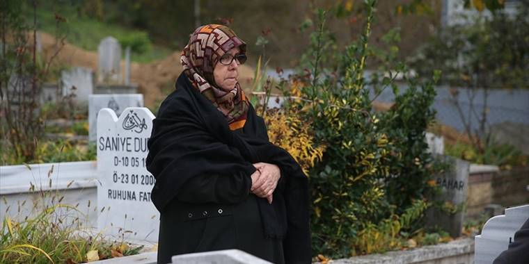 Düzce depreminde kurtaramadığı babası ve komşusunun kızının acısını unutamıyor