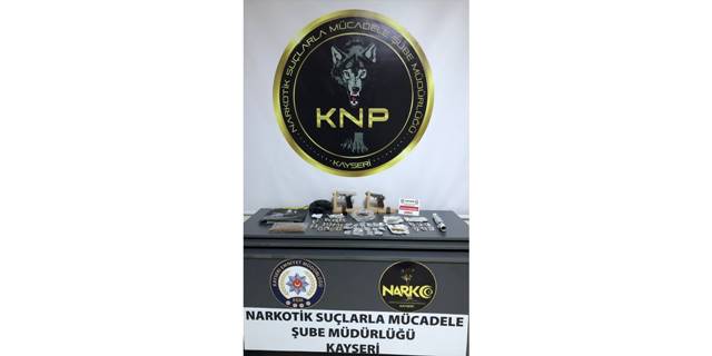 Kiralık araçlarla uyuşturucu taşıyan 2 zanlı Kayseri'de yakalandı