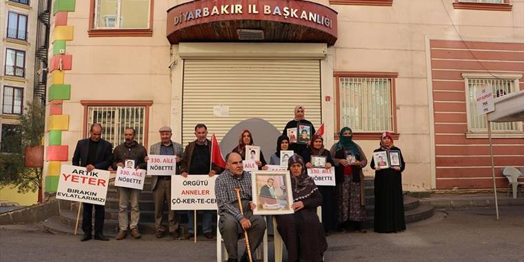 Diyarbakır annelerinin oturma eylemine bir aile daha katıldı