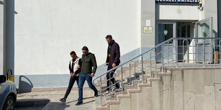 Konya'da iki zanlı izinsiz kaldıkları gurbetçinin evinden hırsızlık yaptıkları iddiasıyla tutuklandı