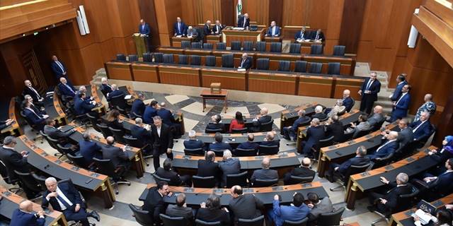 Lübnan'da cumhurbaşkanlığı koltuğu birkaç ay daha boş kalacak gibi görünüyor