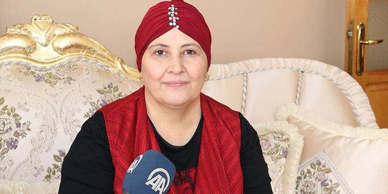 Kanserle savaşan ev kadını kurduğu dernekle hastalara moral veriyor