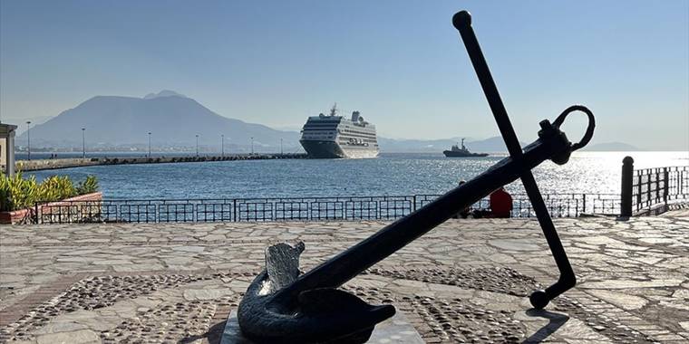 Malta bayraklı kruvaziyer "Azamara Pursuit" Alanya'da