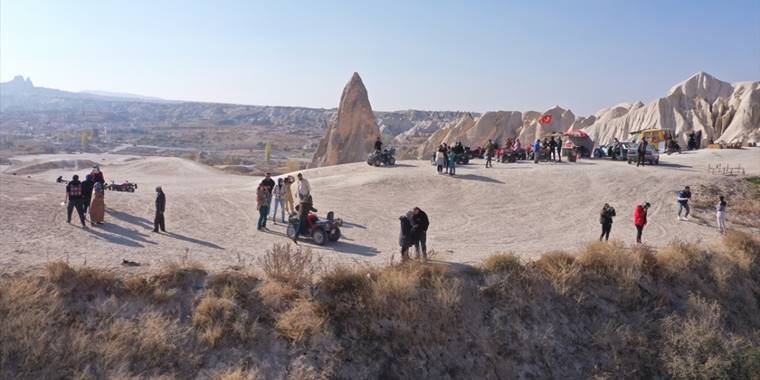 Nevşehir peribacaları ve kaplıcalarıyla ara tatilde de turist çekiyor