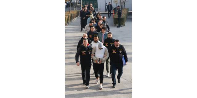 Eskişehir'deki ölümlü silahlı kavgayla ilgili 17 şüpheli adliyeye sevk edildi