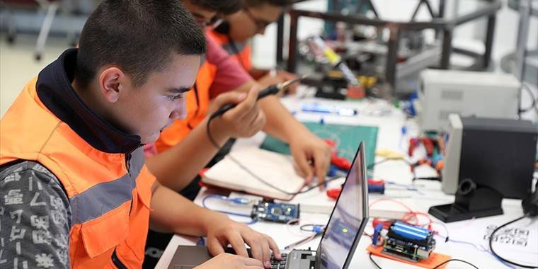 Mesleki eğitim merkezlerindeki öğrenci sayısı 1 milyonu geçti