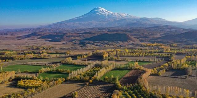 İrem Bağları'nda sonbahar renkleri dron ile görüntülendi