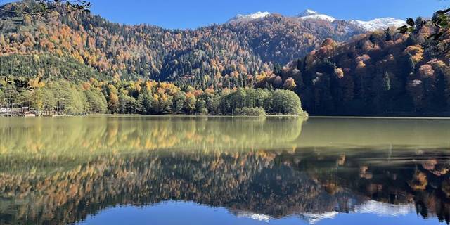 Farklı illerden fotoğrafçılar Borçka Karagöl'ü görüntülemek için Artvin'e geliyor