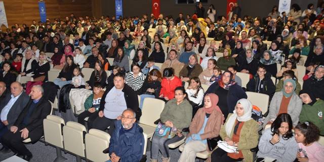 Kahramankazan'da "Bir Adam Yaratmak" adlı oyun sahnelendi