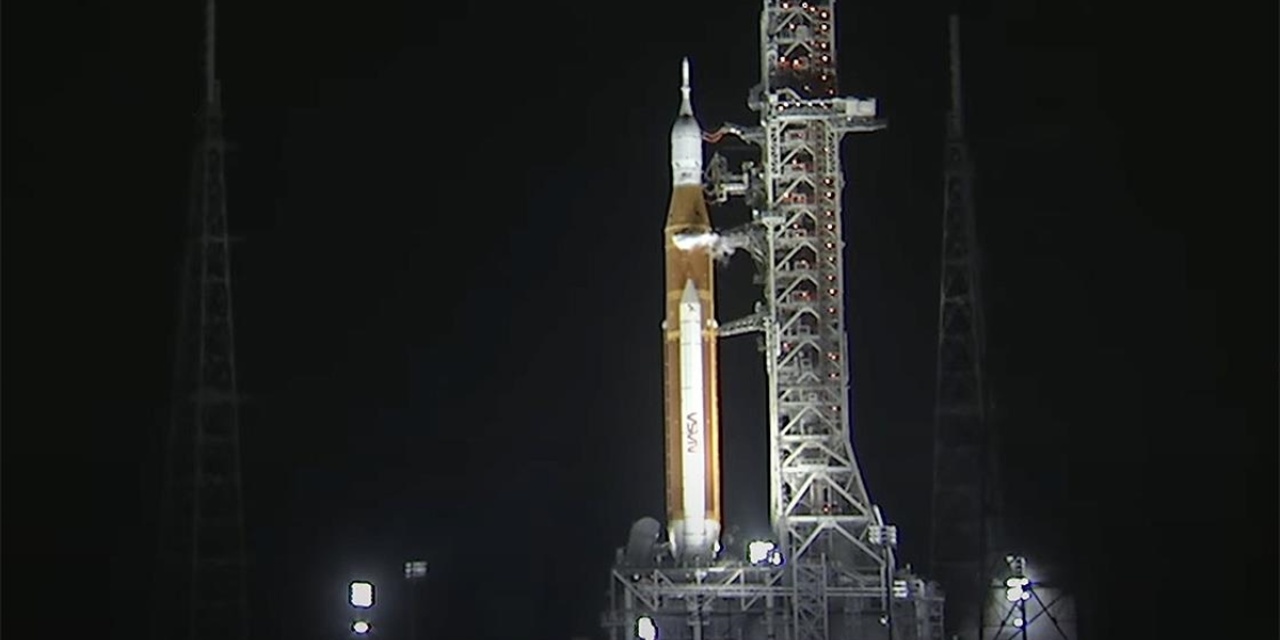 NASA'nın en güçlü roketi Artemis-1 fırlatıldı