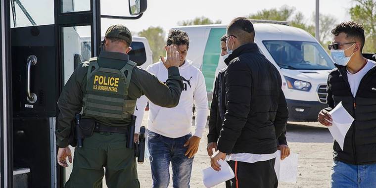 ABD, Kübalı düzensiz göçmenleri ülkelerine geri gönderecek