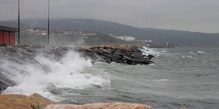 Meteorolojiden 4 bölge için kuvvetli rüzgar uyarısı