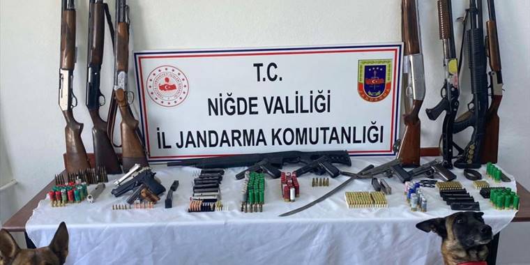 Niğde'de ruhsatsız 16 tabanca ele geçirildi