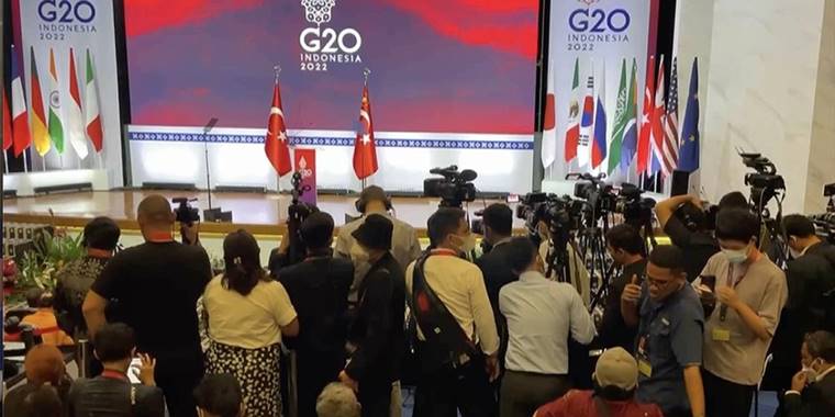 Cumhurbaşkanı Erdoğan'ın G20 Zirvesi'ndeki basın toplantısına gazetecilerden yoğun katılım