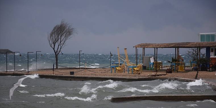 Doğu Akdeniz ve kıyı Ege'de gök gürültülü sağanak bekleniyor