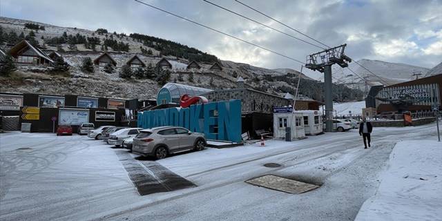 Erzurum ile Ardahan'da kar, sis ve buzlanma etkili oldu
