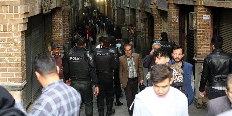 İran'daki gösterilerin temelinde toplumsal memnuniyetsizlik yatıyor