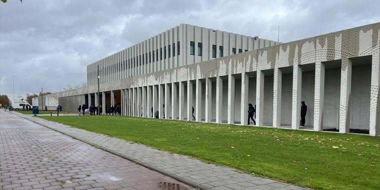 Ukrayna'da 2014'te düşürülen uçakta ölenlerin yakınları, mahkemenin kararından memnun