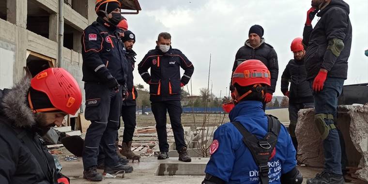 Türkiye Diyanet Vakfı arama kurtarma destek ekipleri kurdu